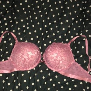 Victoria’s Secret bombshell push-up bra